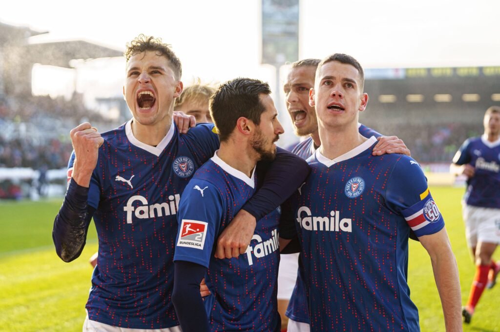 ticker: teilnehmer: sv wehen wiesbaden gegen holstein kiel