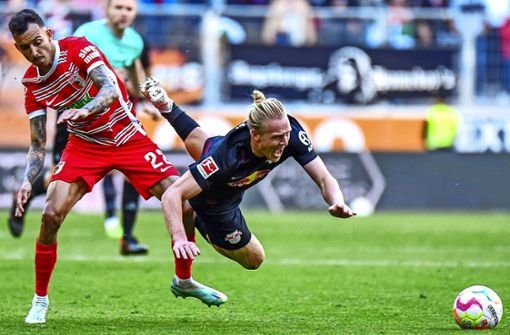 teilnehmer: fc augsburg gegen vfb stuttgart tabelle